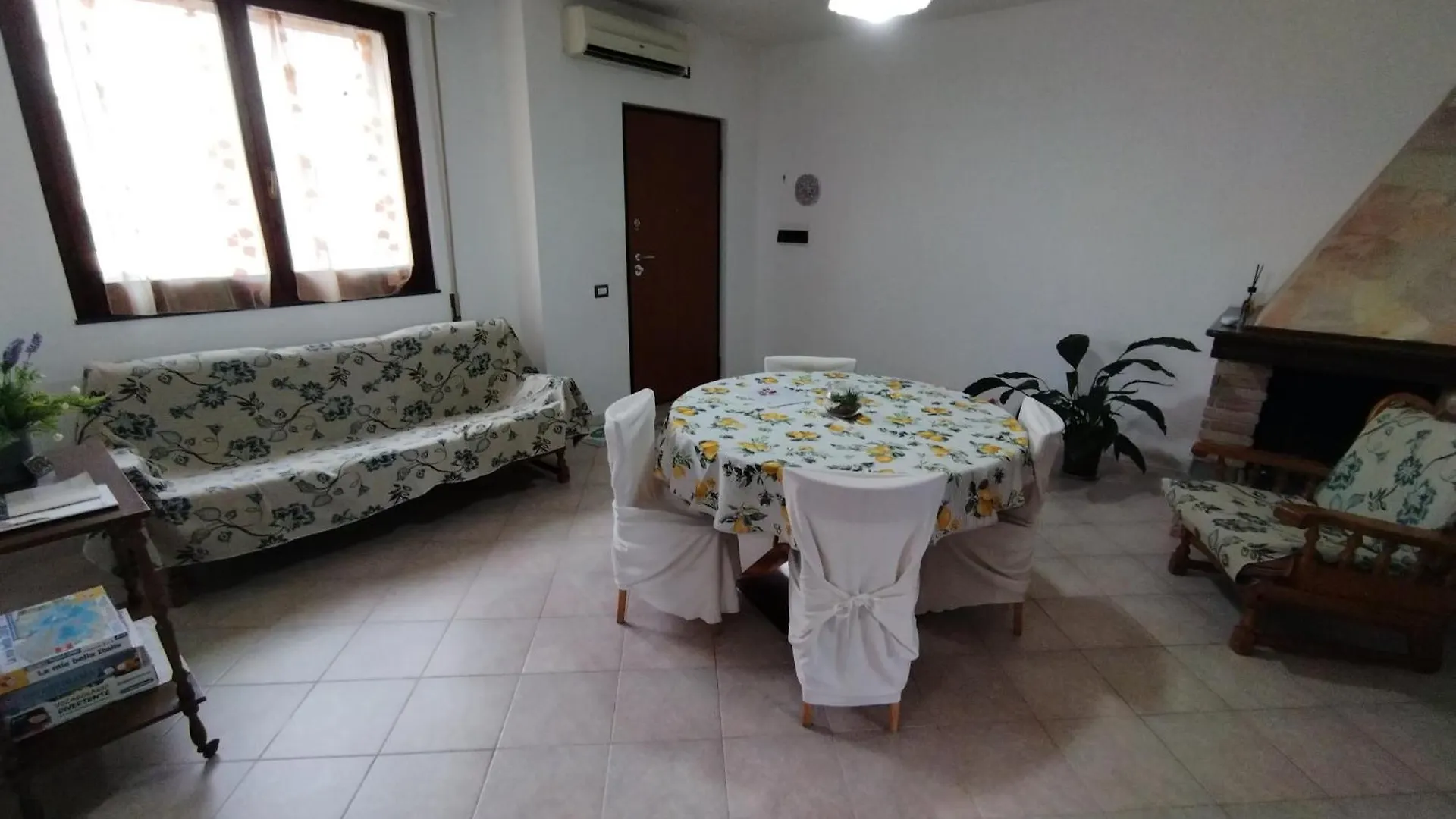 Alloggio in famiglia Appartamento Casa Is Calitas Solèminis